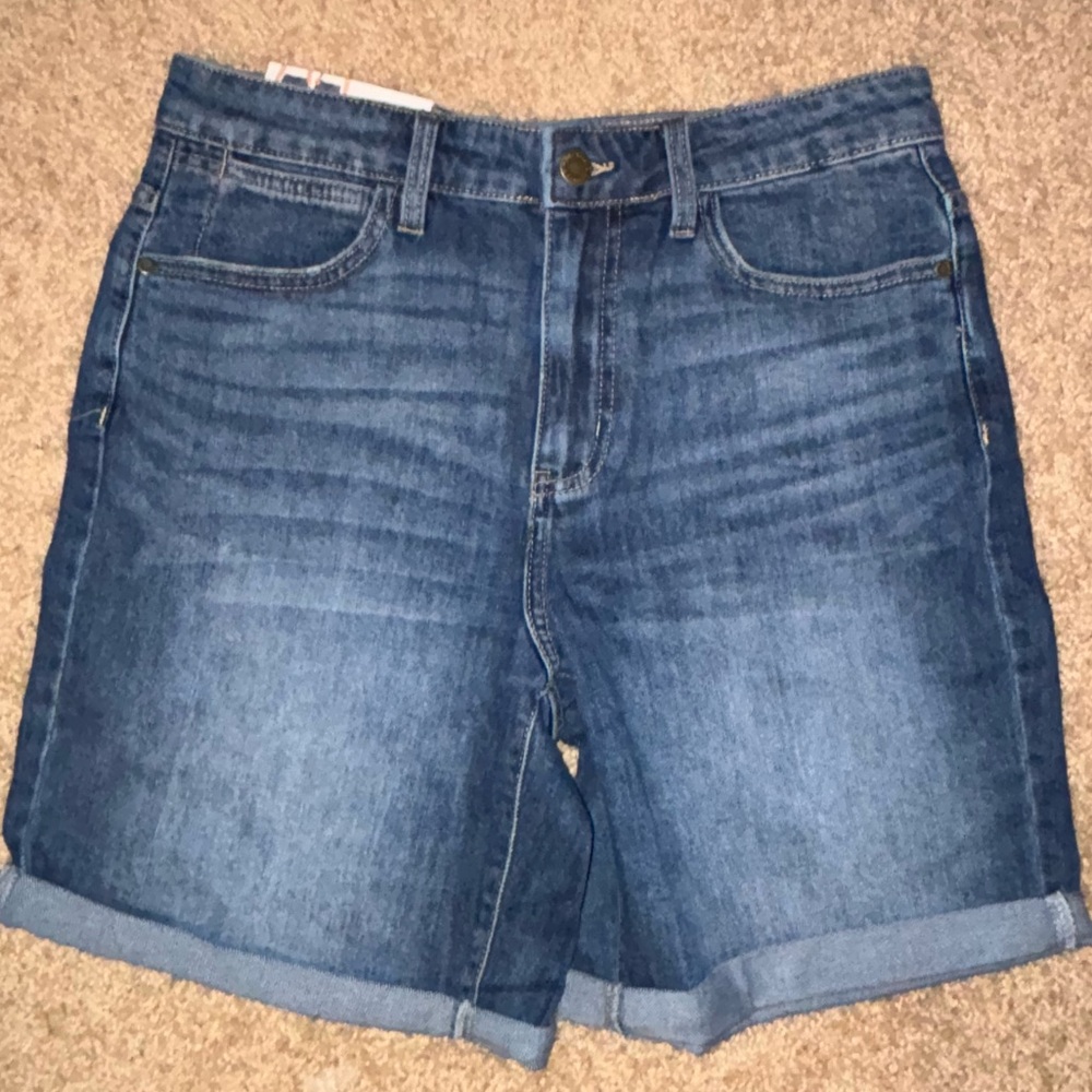 NWT* Women’s Wrangler Blue Roll-Cuff Denim Shorts size 8